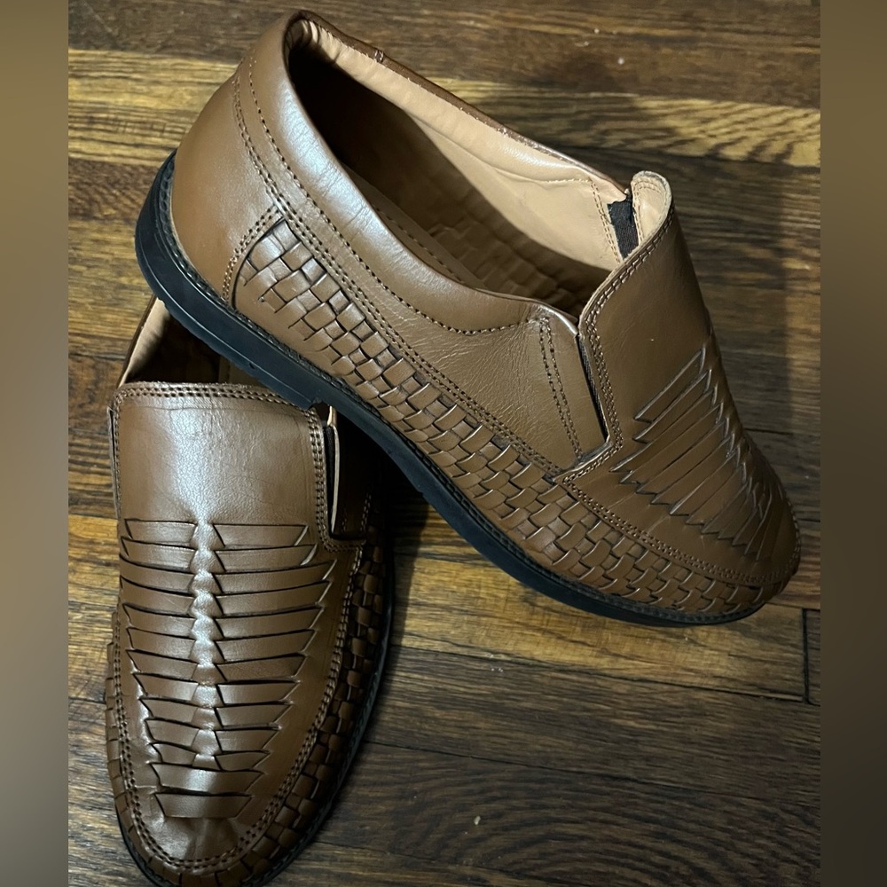 IRVINE PARK LOAFERS, SIZE 8.5 M